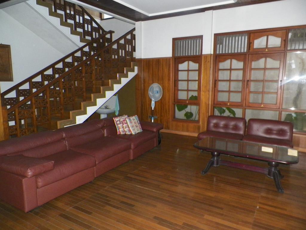 Rumah Utama Guest House 요그야카르타 객실 사진