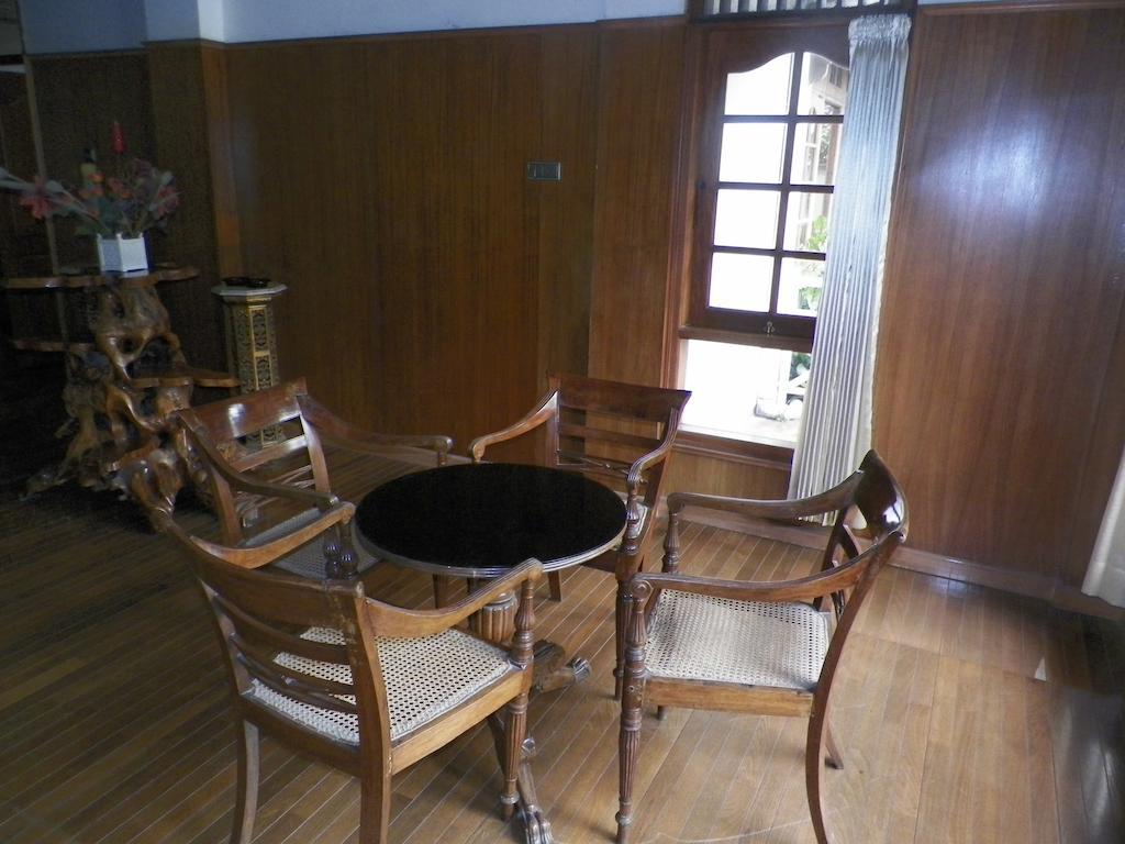 Rumah Utama Guest House 요그야카르타 객실 사진