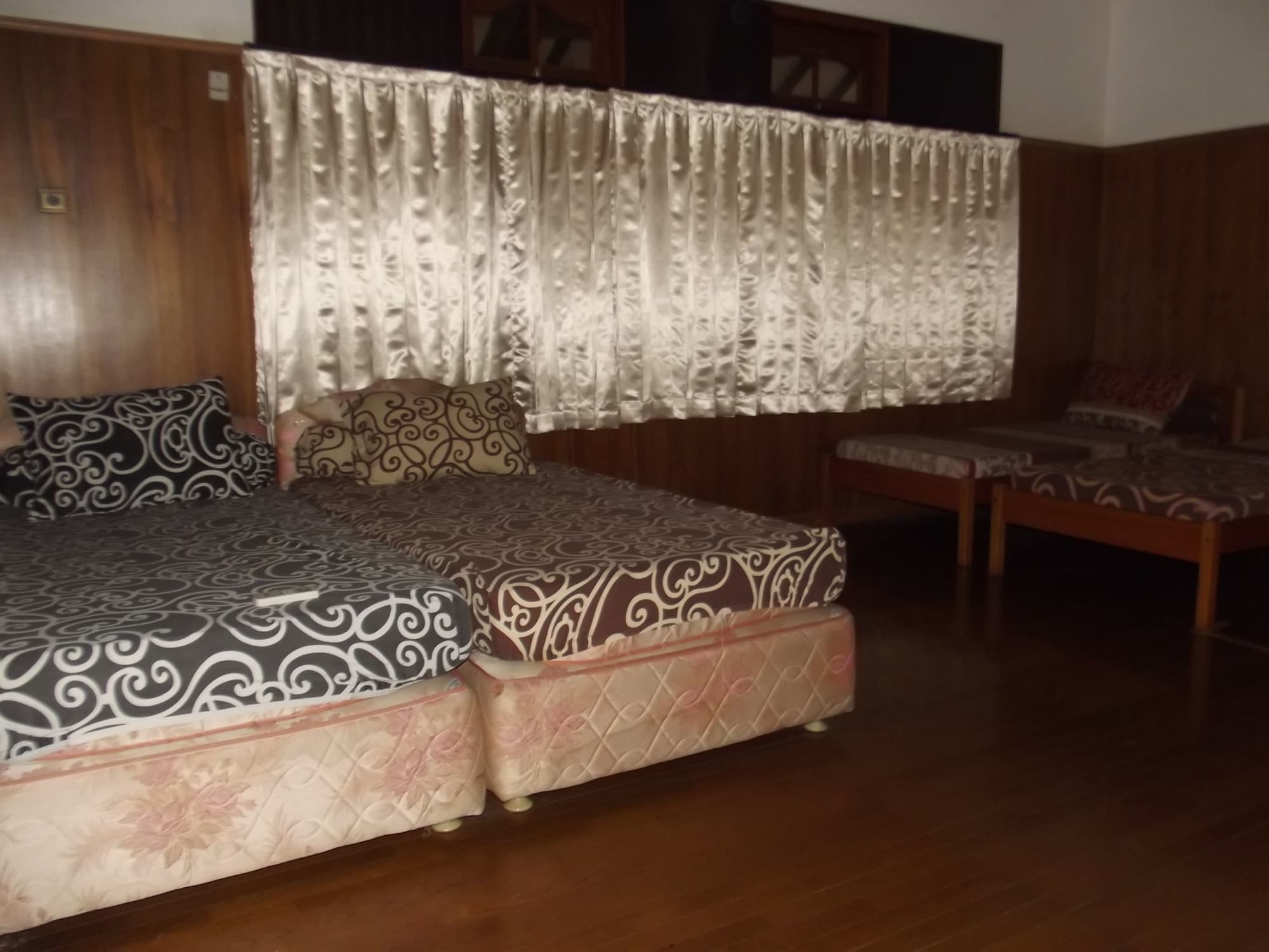 Rumah Utama Guest House 요그야카르타 외부 사진